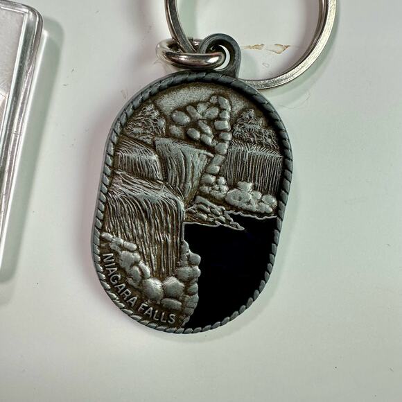 Set of 3 Canada Souvenir Plastic & Metal Keychains Niagara Falls Windsor Dollar - Picture 5 of 7
